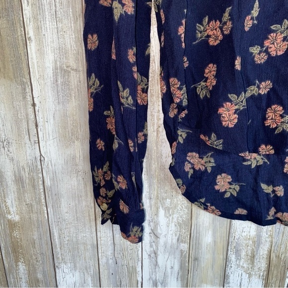 Hollister Navy Floral Button Down High Low Blouse - Picture 3 of 6